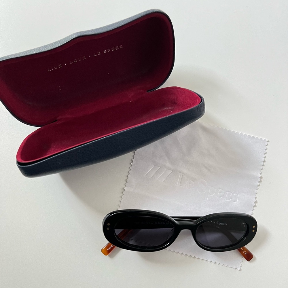 Le Specs “The Outlaw”